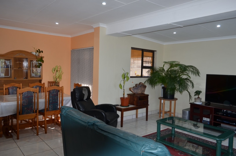 3 Bedroom Property for Sale in Levallia Western Cape